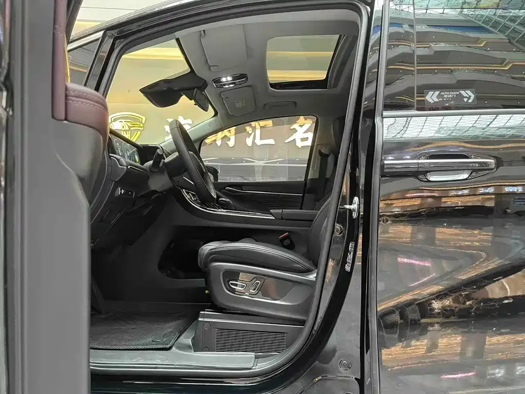 GAC Motor Trumpchi M8 — фото 9