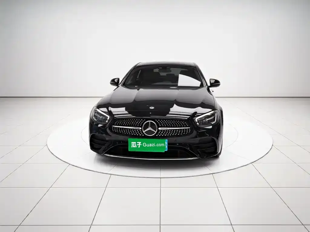 Mercedes-Benz E-Class — фото 1