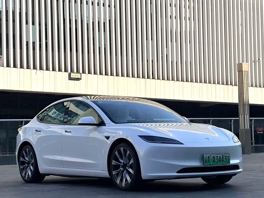 Tesla Model 3 — фото 6