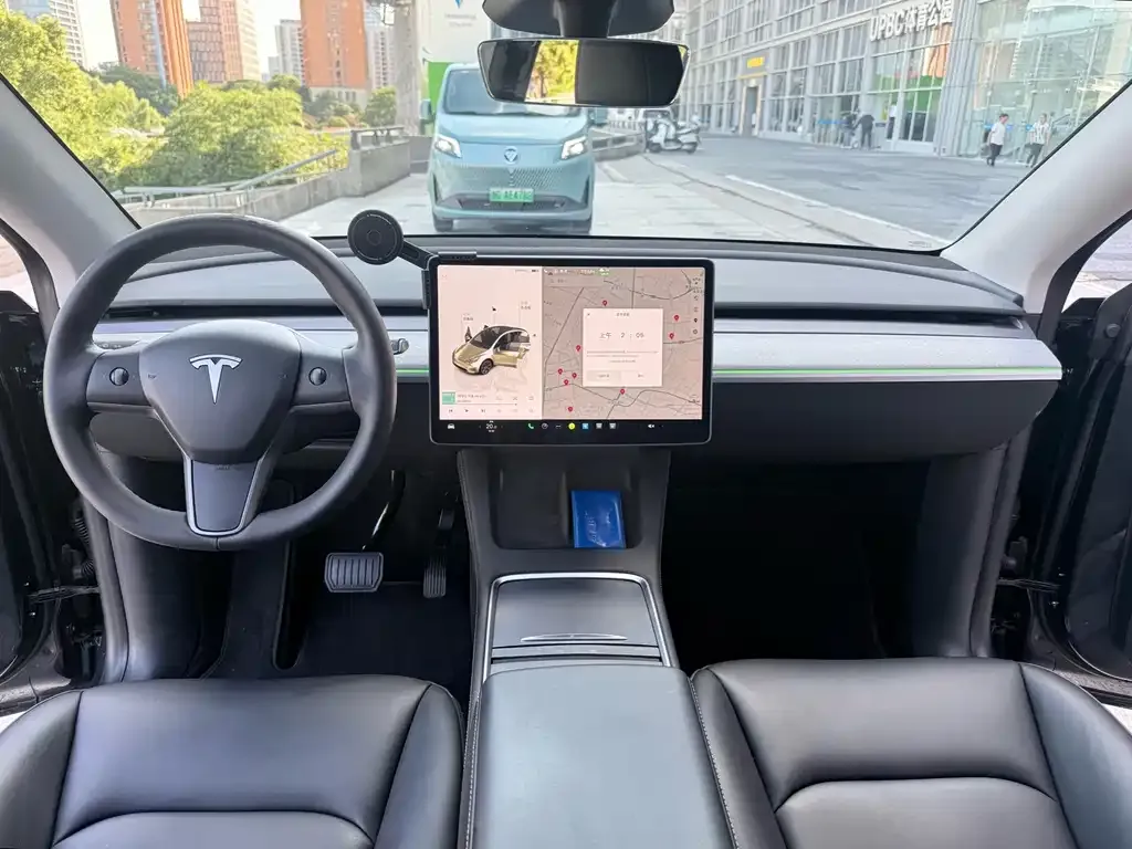 Tesla Model Y — фото 8