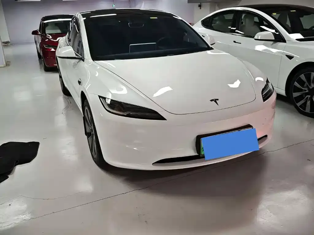 Tesla Model 3 — фото 8