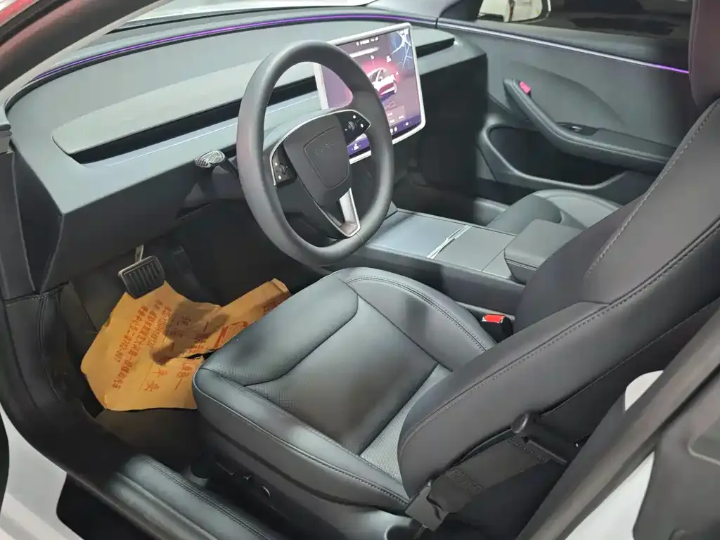 Tesla Model 3 — фото 3