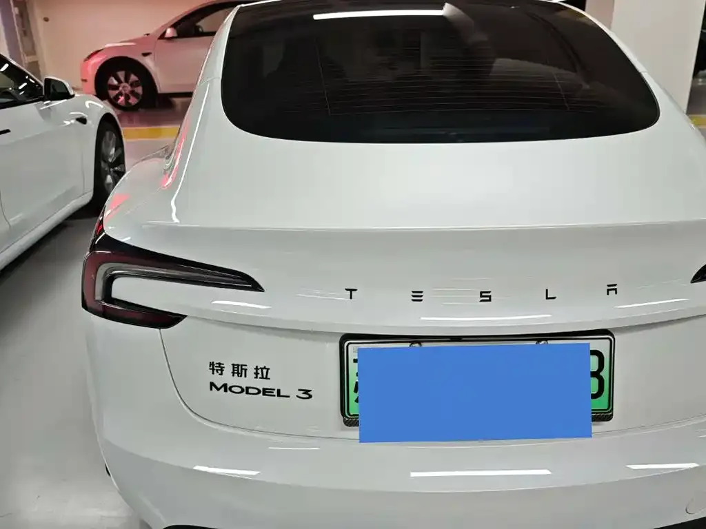 Tesla Model 3 — фото 4