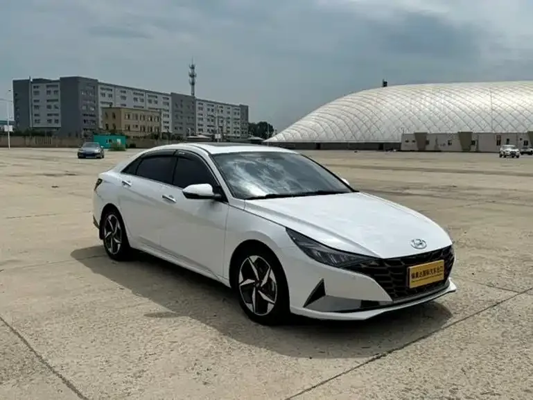 Hyundai Elantra — фото 6