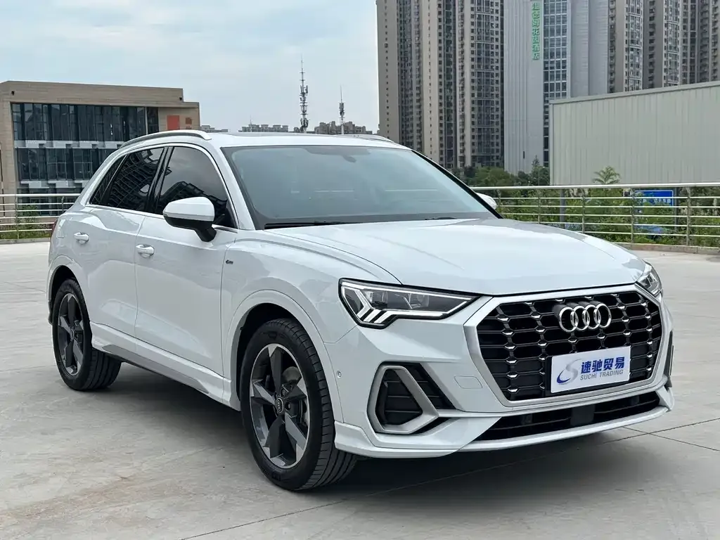 Audi Q3 — фото 10