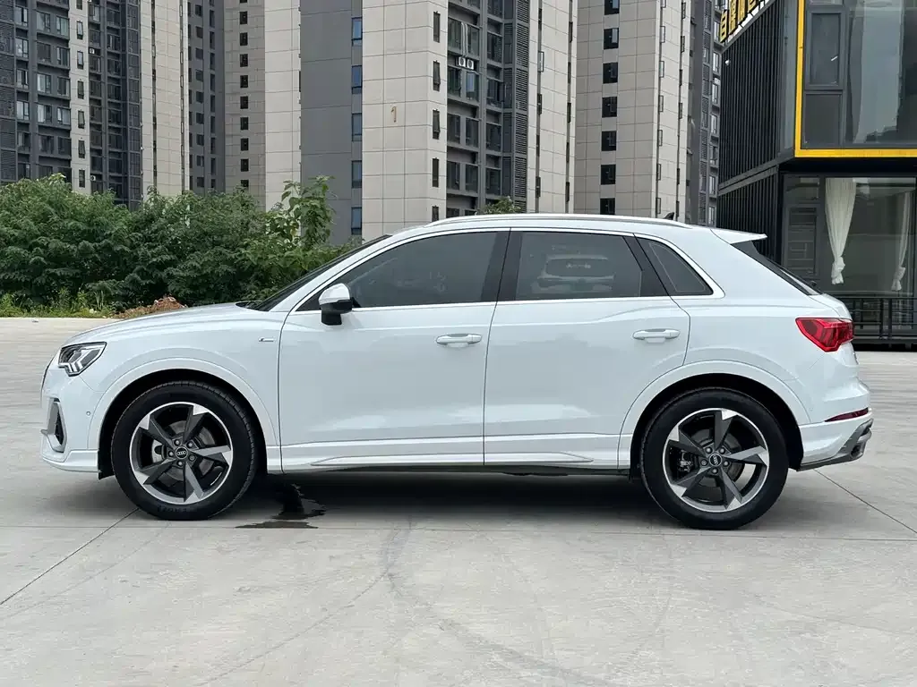 Audi Q3 — фото 9