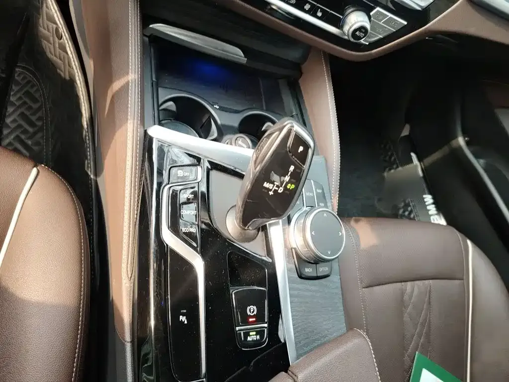 BMW 5 Series — фото 10