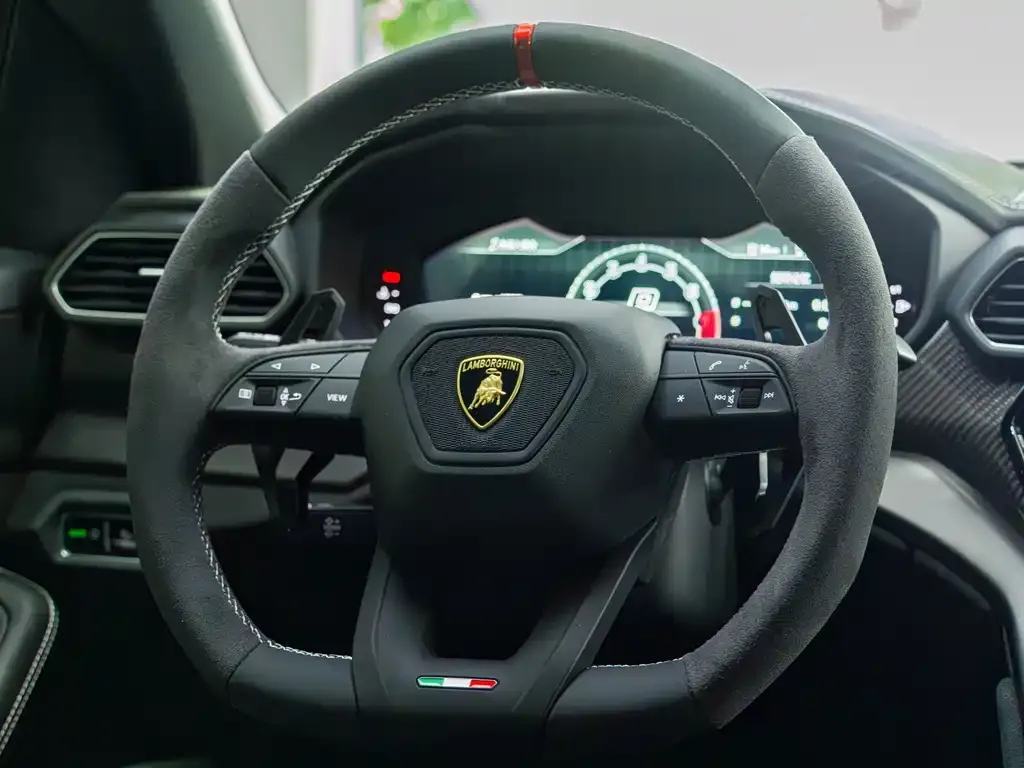 Lamborghini Urus — фото 2