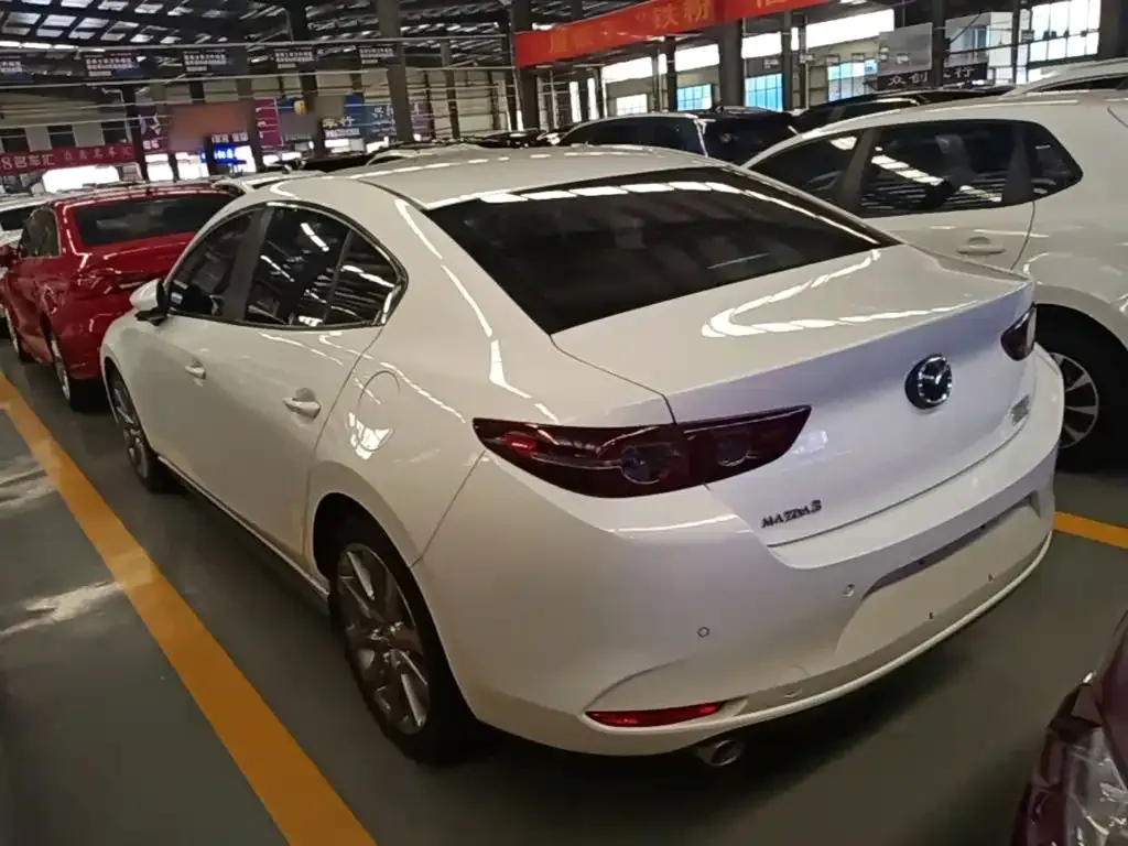 Mazda 3 Axela — фото 4