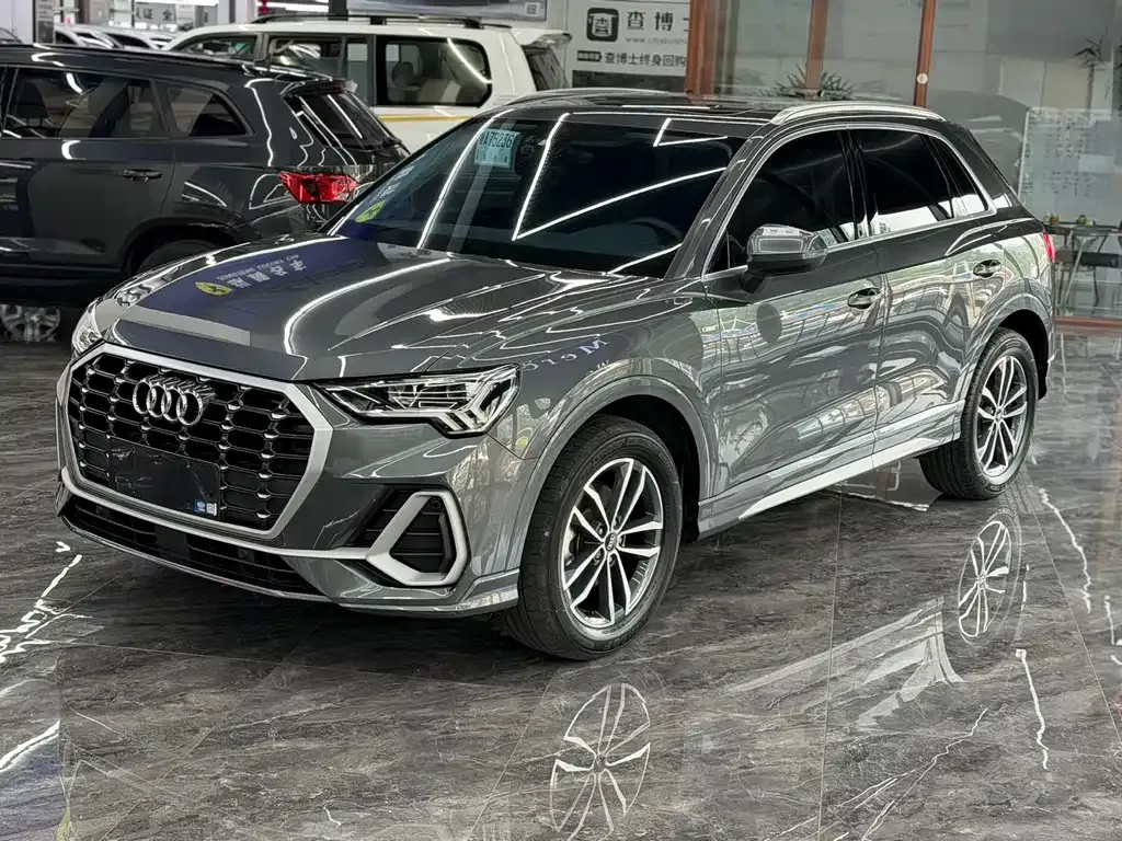 Audi Q3 — фото 1