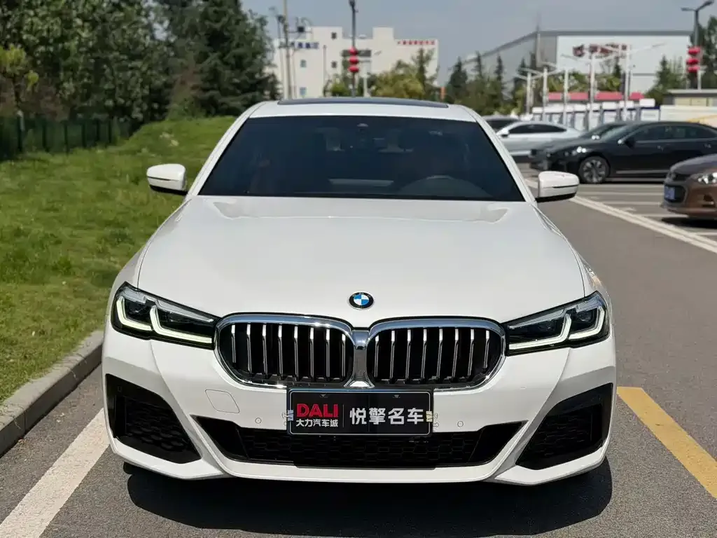 BMW 5 Series — фото 5