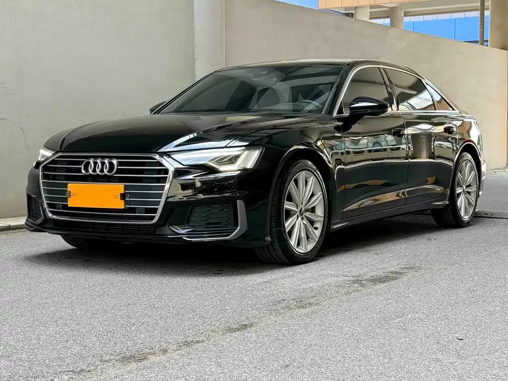 Audi A6L — фото 1