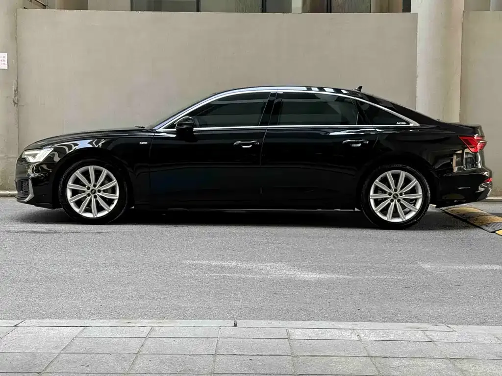 Audi A6L — фото 6
