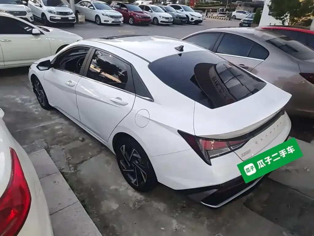 Hyundai Elantra 2023 из CN, фото 10
