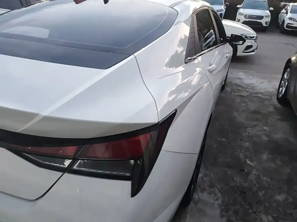 Hyundai Elantra 2023 из CN, фото 2