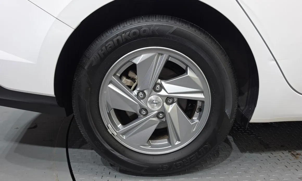 Hyundai AVANTE — фото 3