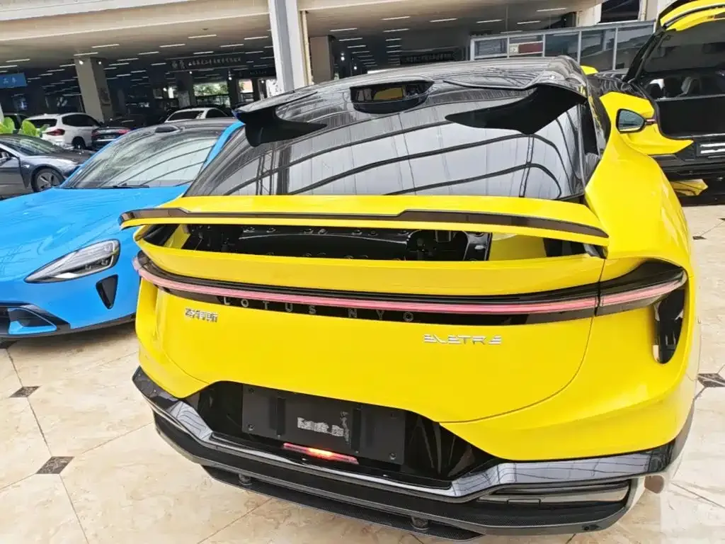Lotus Eletre — фото 3