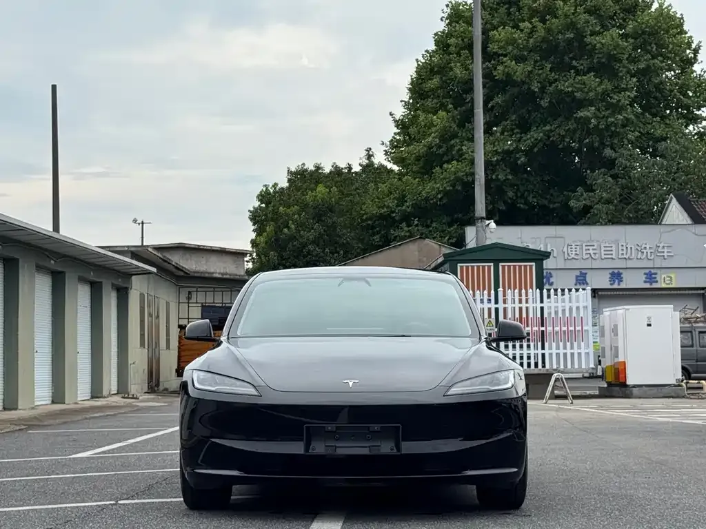 Tesla Model 3 — фото 10