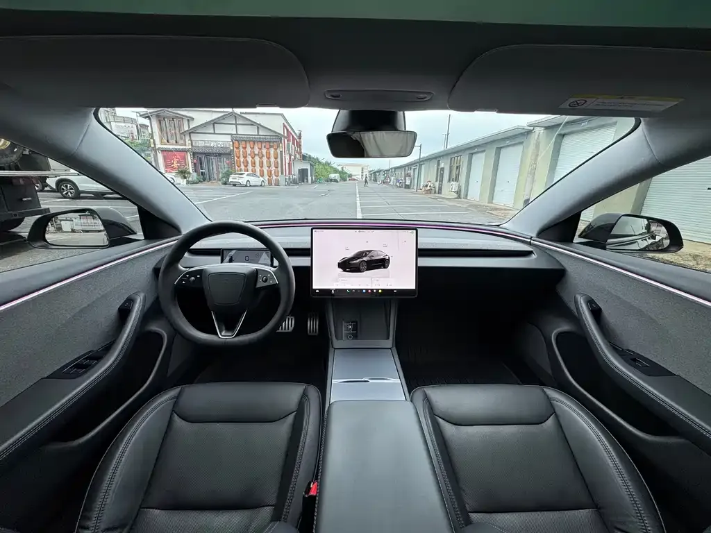 Tesla Model 3 — фото 2