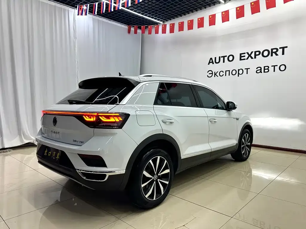 Volkswagen T-Roc — фото 6