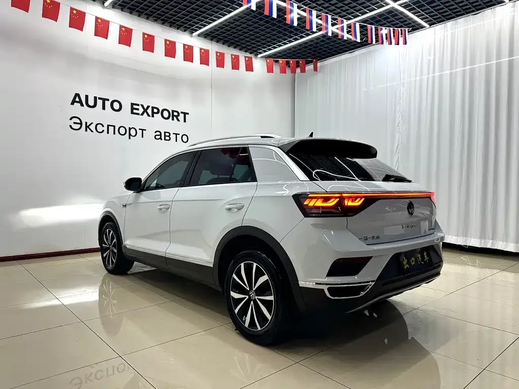 Volkswagen T-Roc — фото 7