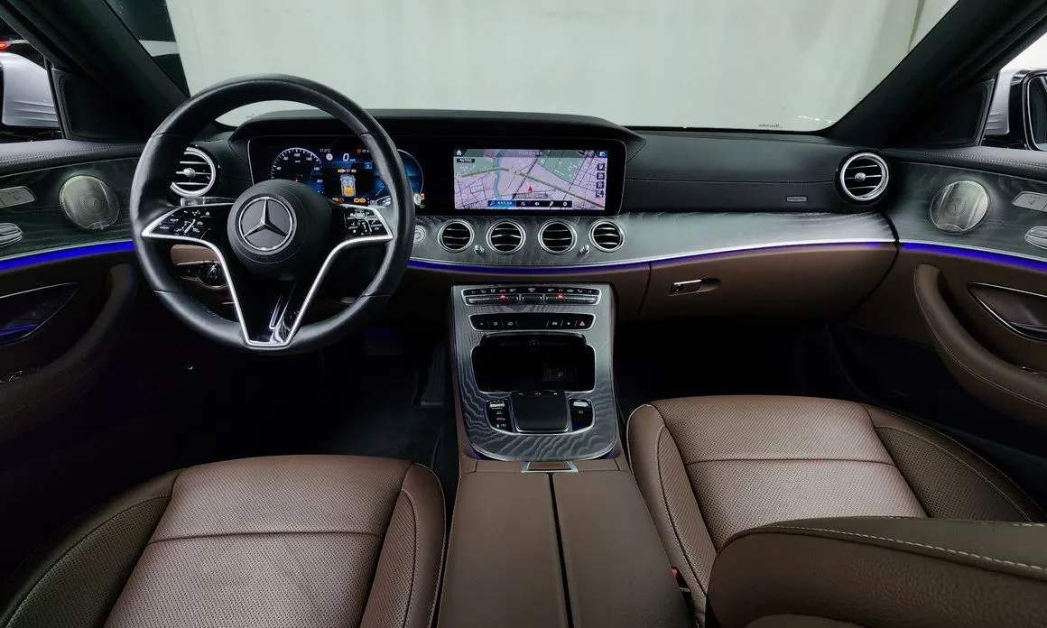 Mercedes-Benz E-Class — фото 4