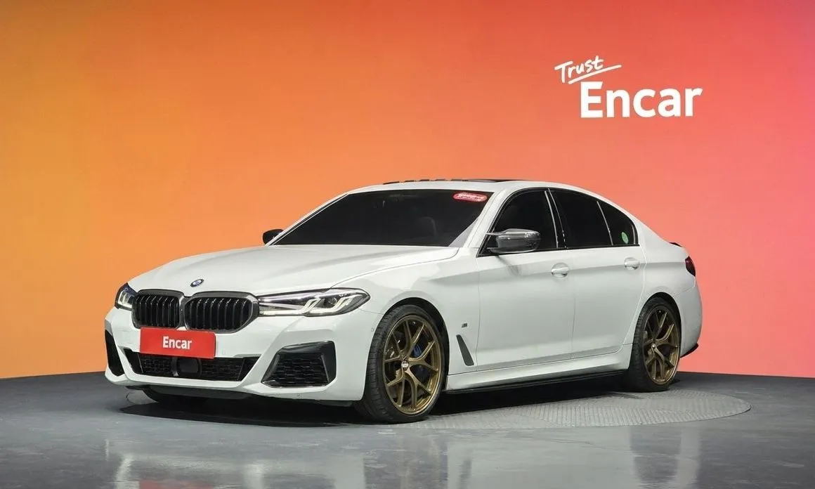 BMW 5-Series M550i xDrive 1