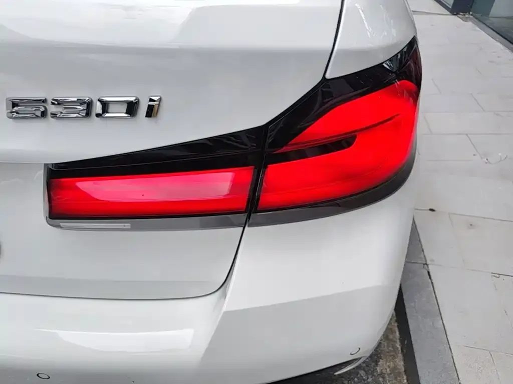 BMW 5 Series (Import) — фото 2