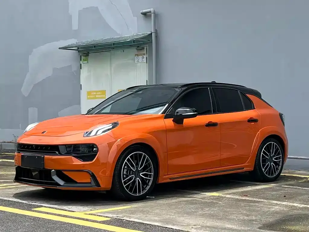 Lynk & Co 02 Hatchback — фото 1