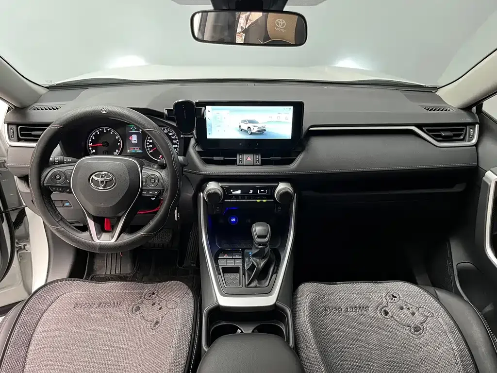 Toyota RAV4 — фото 10