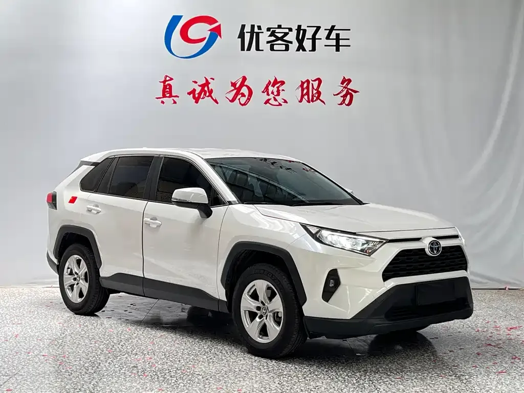 Toyota RAV4 — фото 9