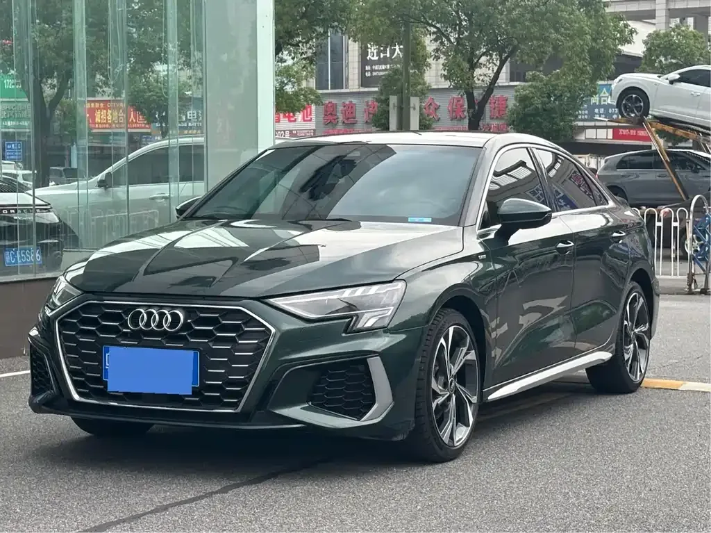 Audi A3 — фото 1