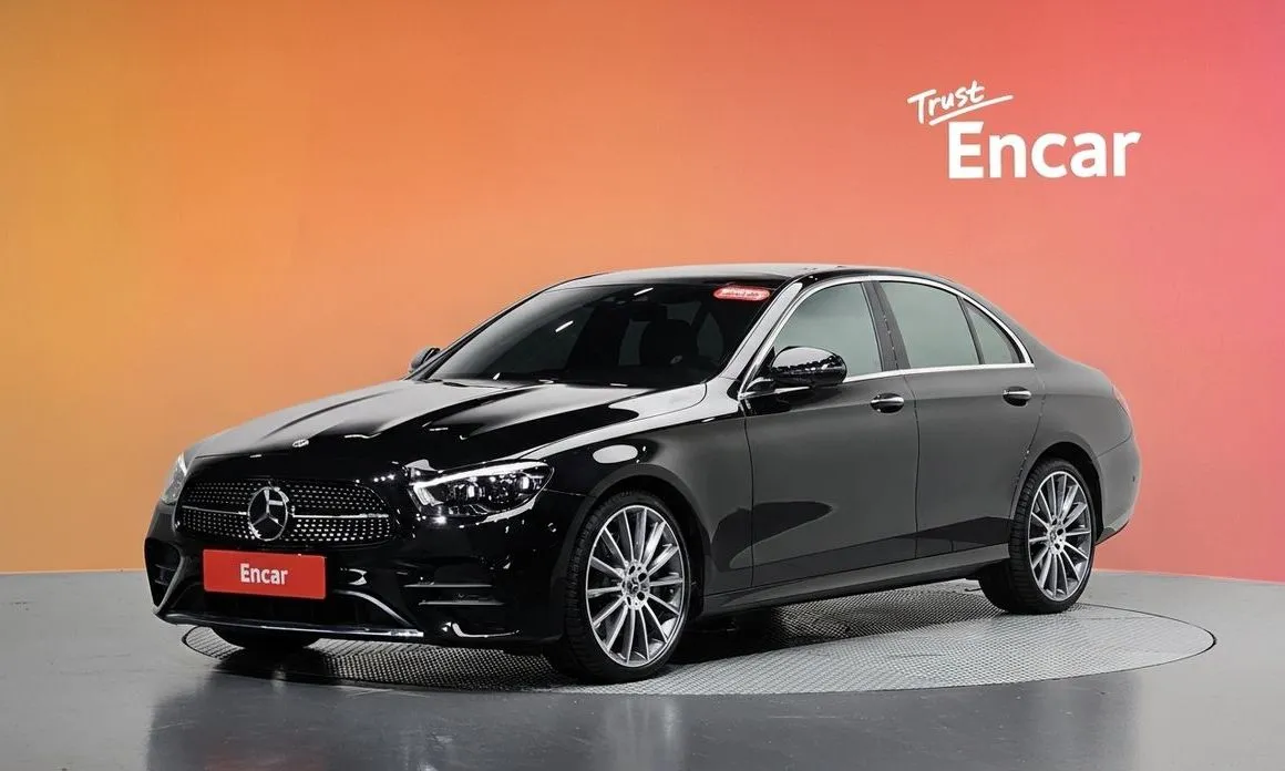 Mercedes-Benz E-Class — фото 1