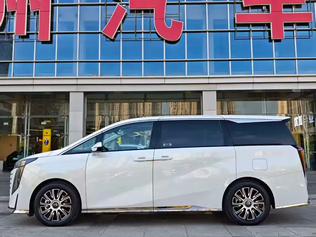 GAC Motor Trumpchi E9 — фото 2