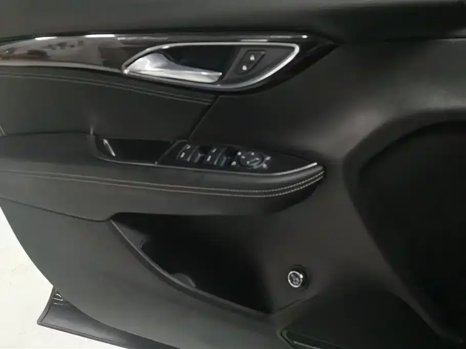 Buick Envision Plus — фото 3
