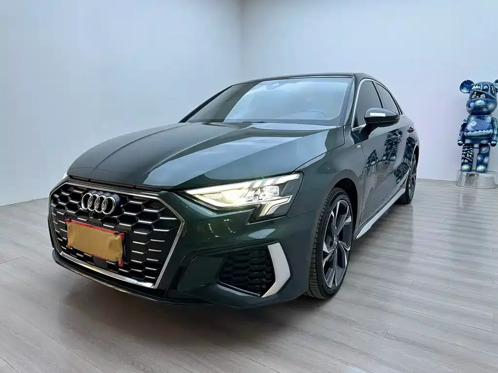 Audi A3 — фото 1