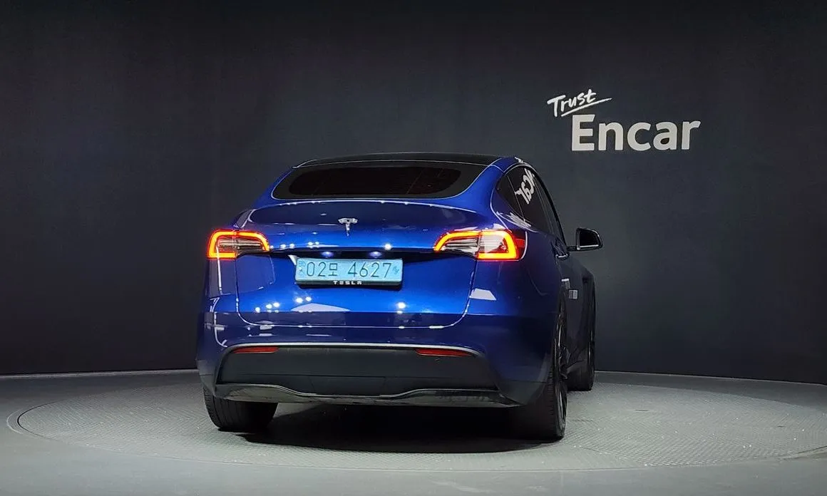 Tesla Model Y — фото 9