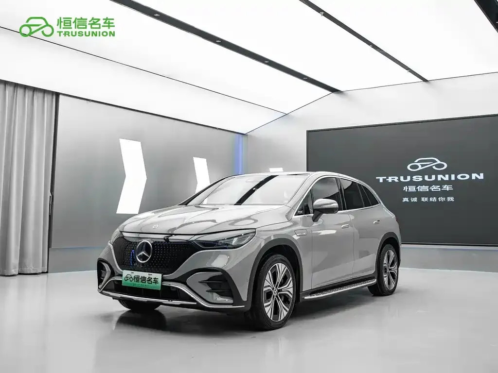 Mercedes-Benz EQE SUV — фото 1