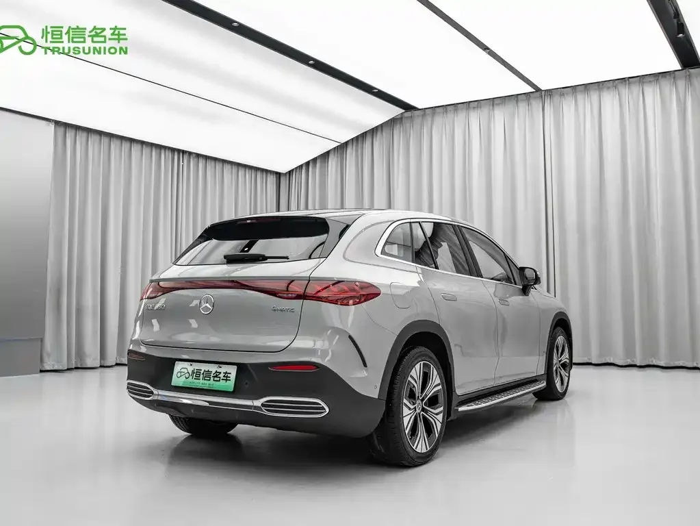 Mercedes-Benz EQE SUV — фото 10