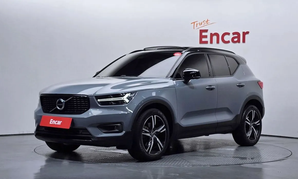 Volvo XC40 — фото 1