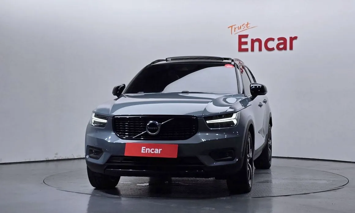 Volvo XC40 — фото 4