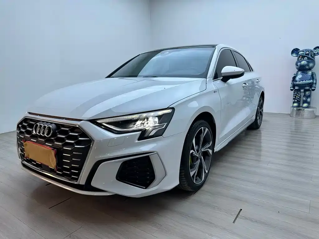 Audi A3 — фото 1