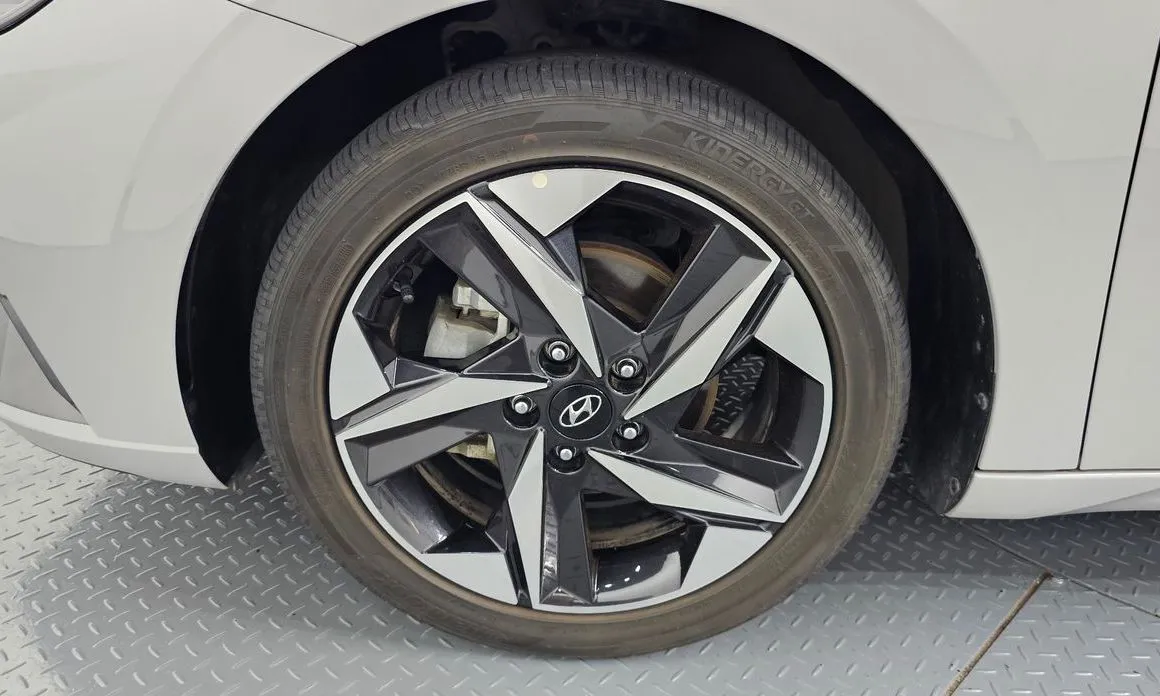 Hyundai AVANTE — фото 2