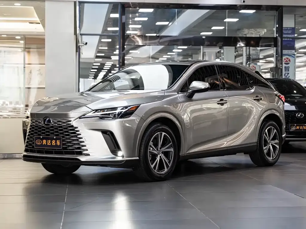 Lexus RX — фото 1