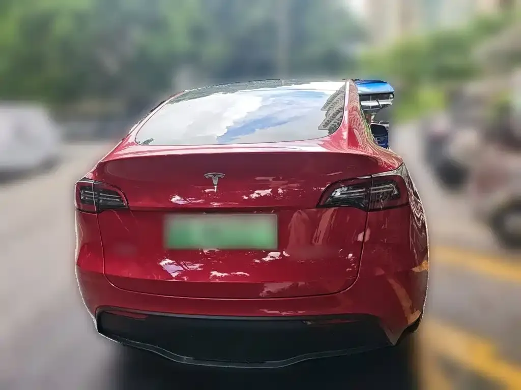 Tesla Model Y — фото 7