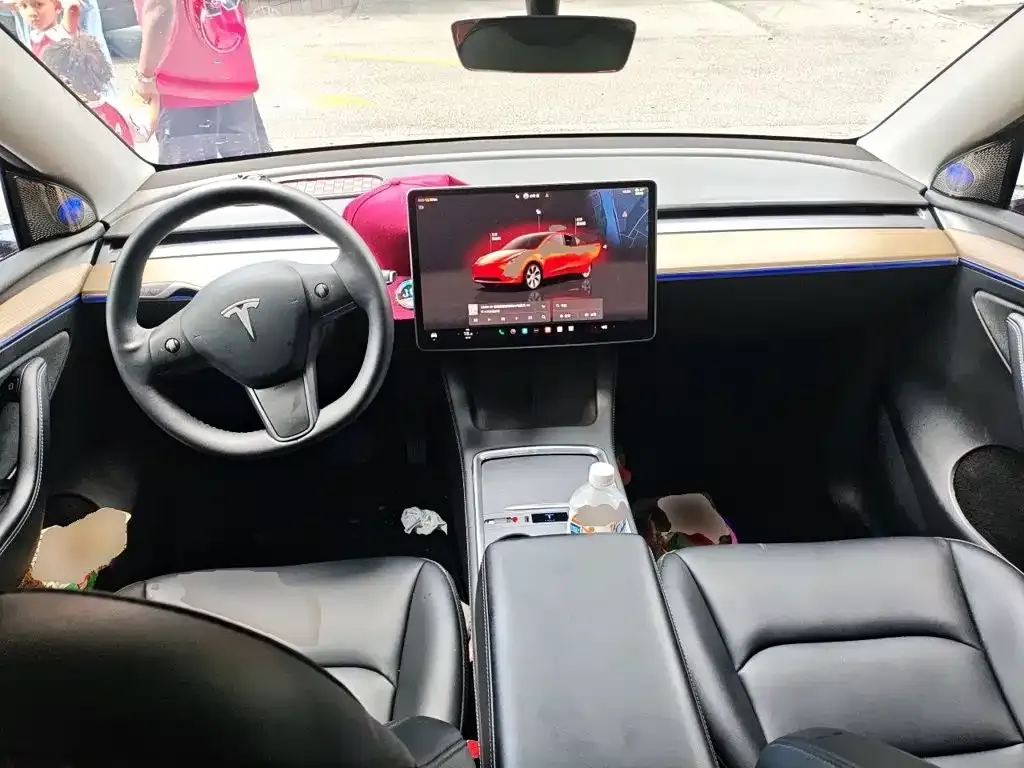 Tesla Model Y — фото 6