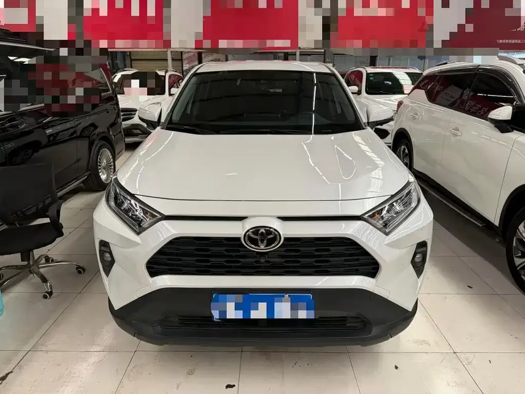 Toyota RAV4 — фото 3
