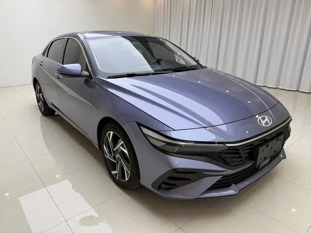 Hyundai Elantra — фото 3
