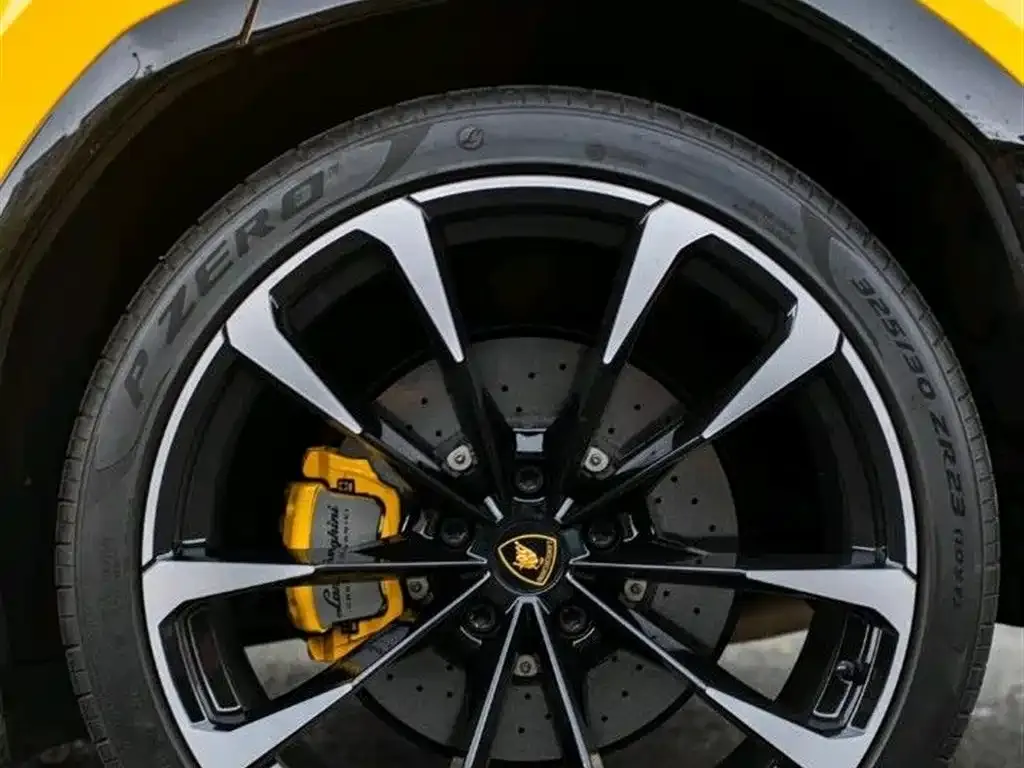 Lamborghini Urus — фото 3