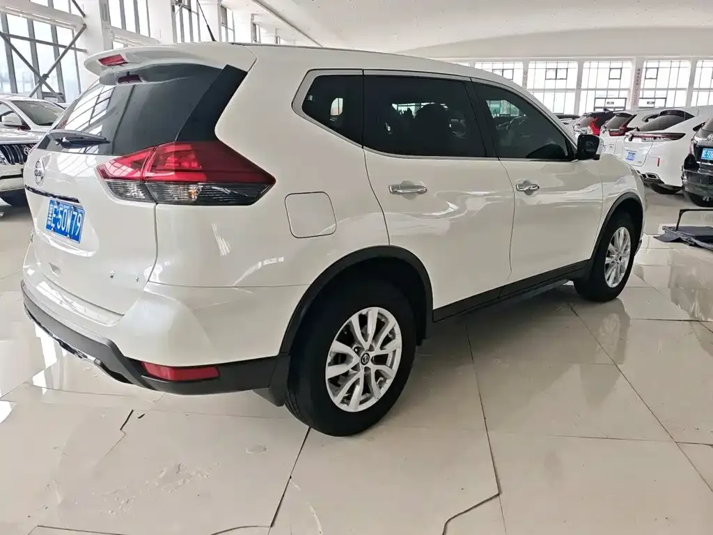 Nissan X-Trail — фото 9